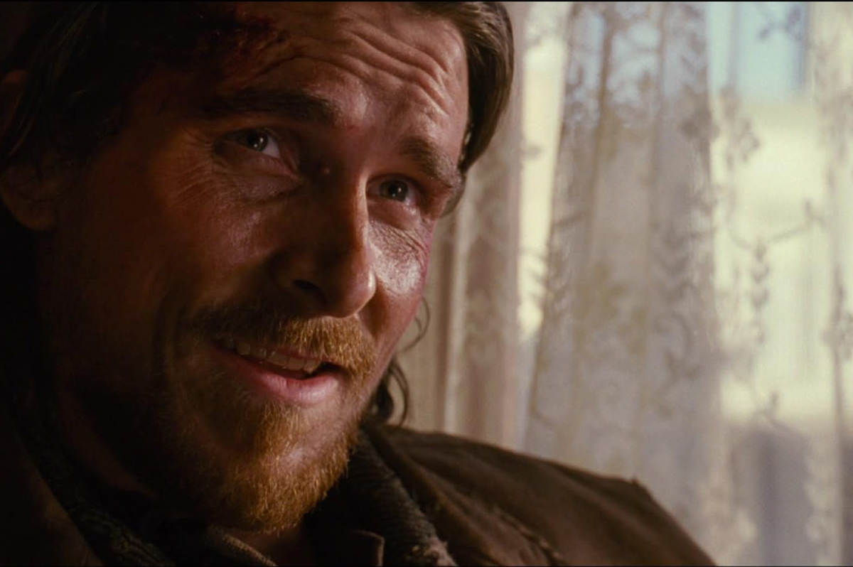 От «Американского психопата» до «Машиниста»:  10 лучших ролей Кристиана Бэйла. Выбор BURO. (фото 9)