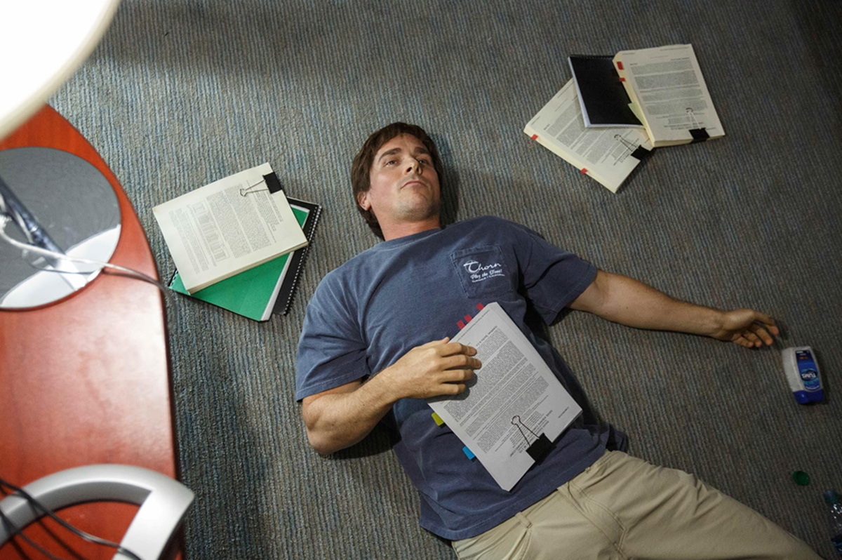 От «Американского психопата» до «Машиниста»:  10 лучших ролей Кристиана Бэйла. Выбор BURO. (фото 18)