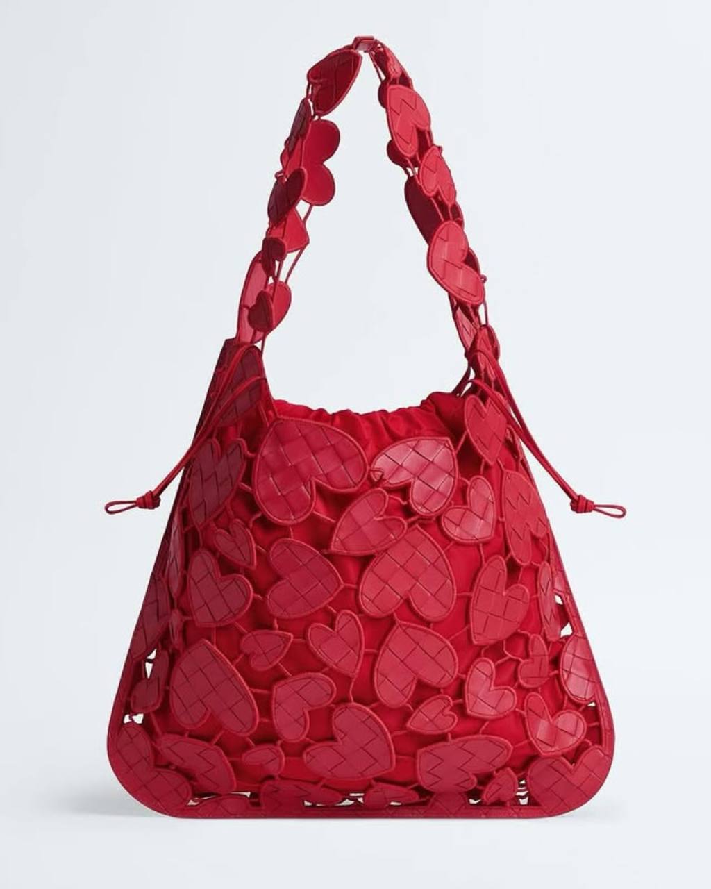 Bottega Veneta выпустил коллекцию ко Дню святого Валентина (фото 6)