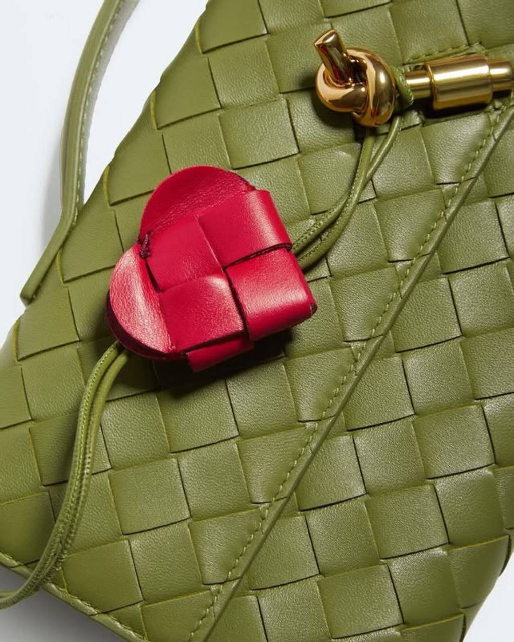 Bottega Veneta выпустил коллекцию ко Дню святого Валентина (фото 2)