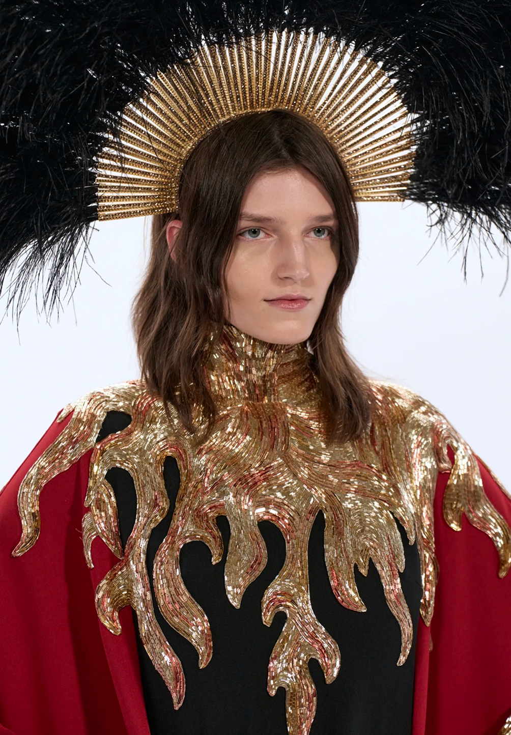 Зачесанные назад волосы и подводка на веках: бьюти-тренды кутюрной Недели моды весна-лето 2026 (фото 10)