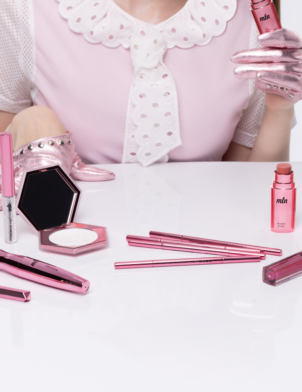 Набор Сomfort Zone и линия Dermadrop: что нового в коллекциях бьюти-брендов (фото 17)