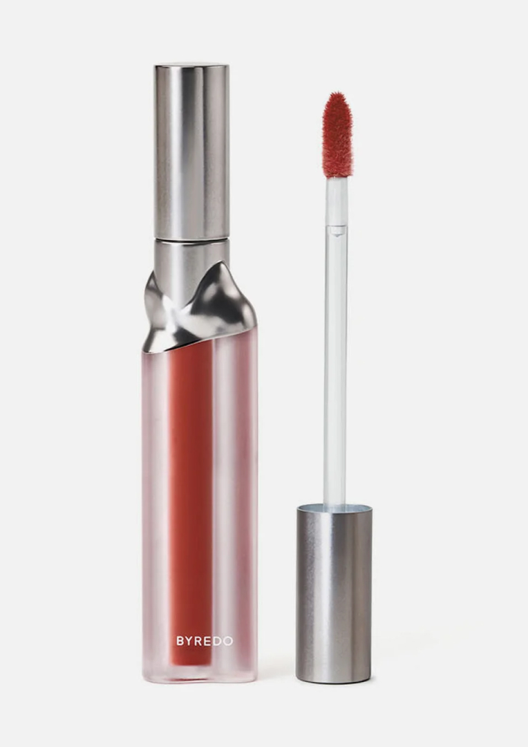 Для чувственного lip combo: 20 помад, карандашей и масел для макияжа на День всех влюбленных (фото 15)