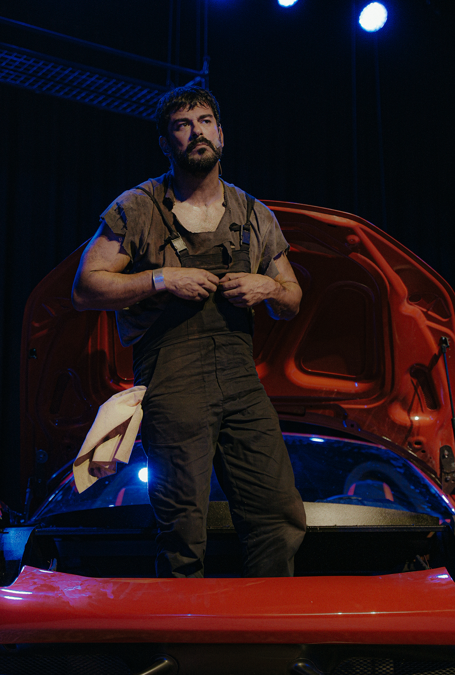 Режиссер Чагры Шенсой представит спектакль «Самая красивая девушка Стамбула» (фото 2)