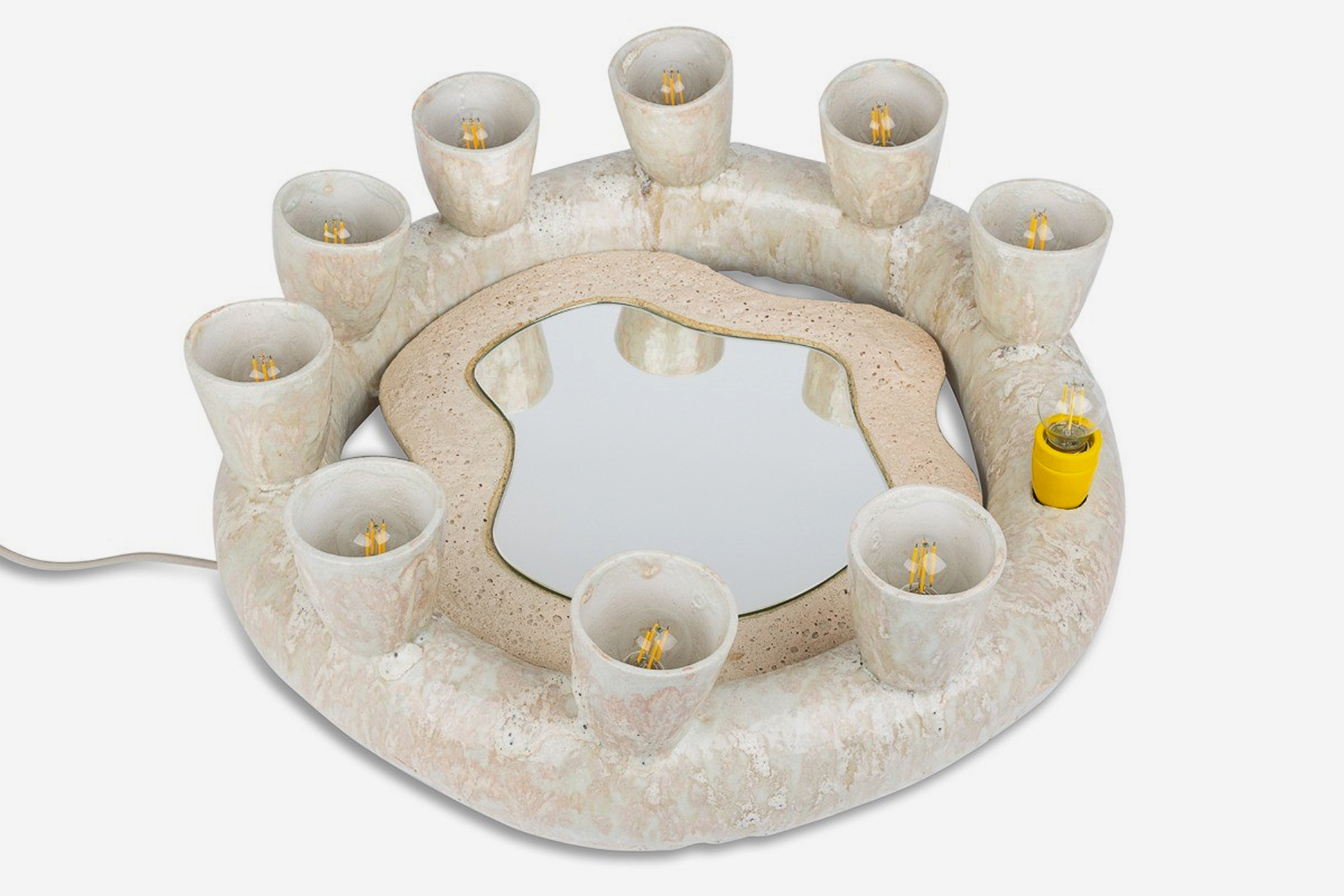 Посмотри на себя. У каких российских художников искать зеркала (фото 3)