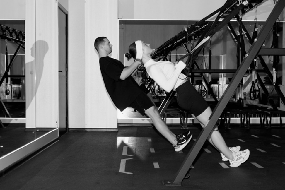 Как провести тренировку TRX дома? Показывает тренер (фото 2)