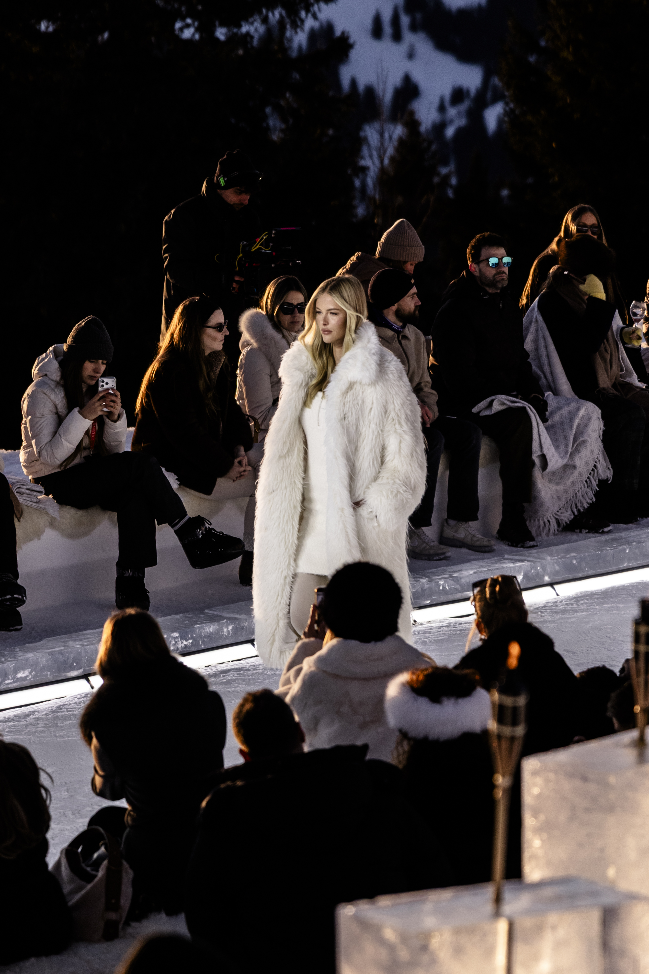 Бренд Guess провел показ в горах Швейцарии (фото 2)