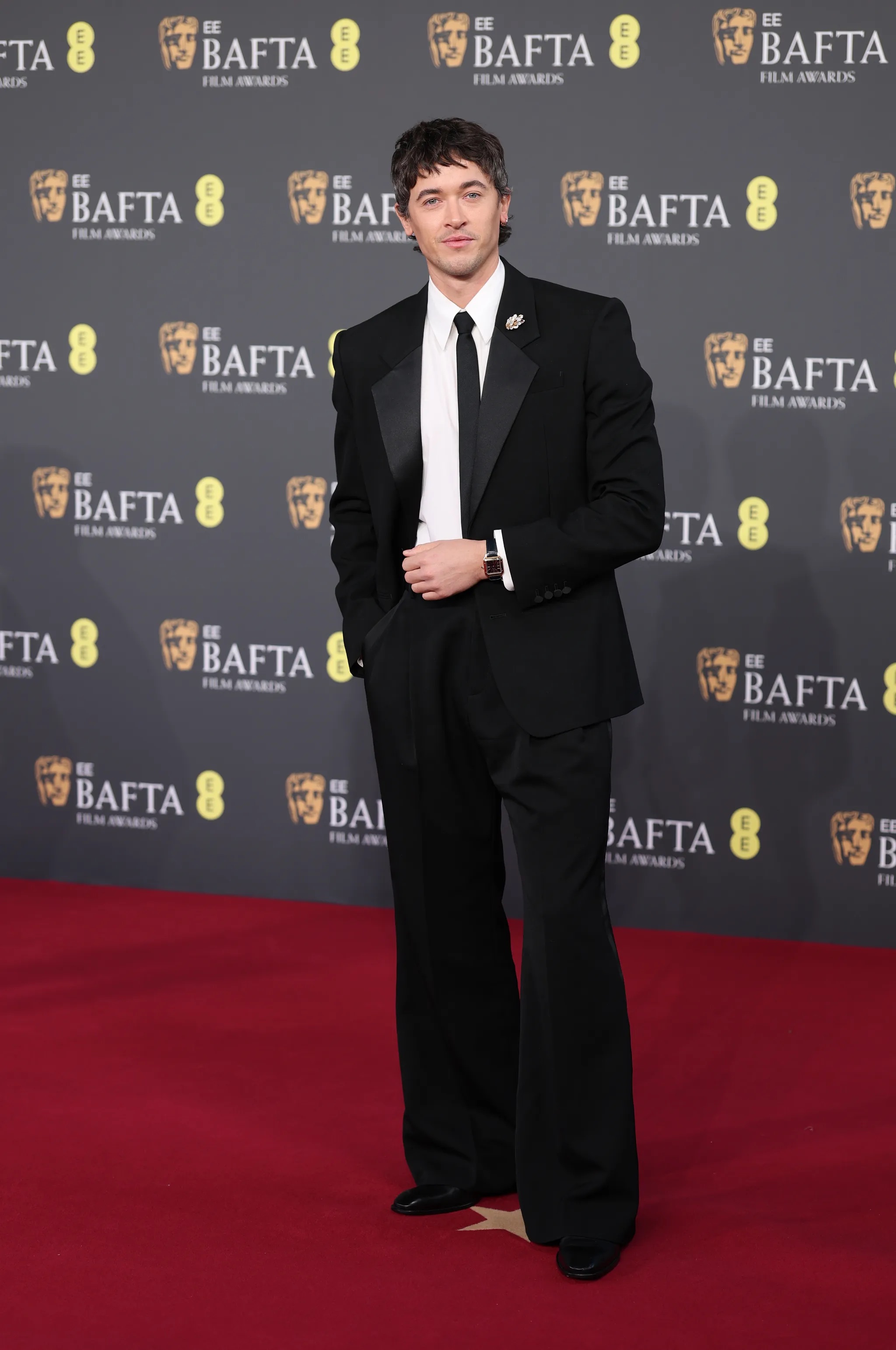 Моника Беллуччи в Saint Laurent и Тимоти Шаламе в Givenchy: красная дорожка BAFTA-2026 (фото 17)