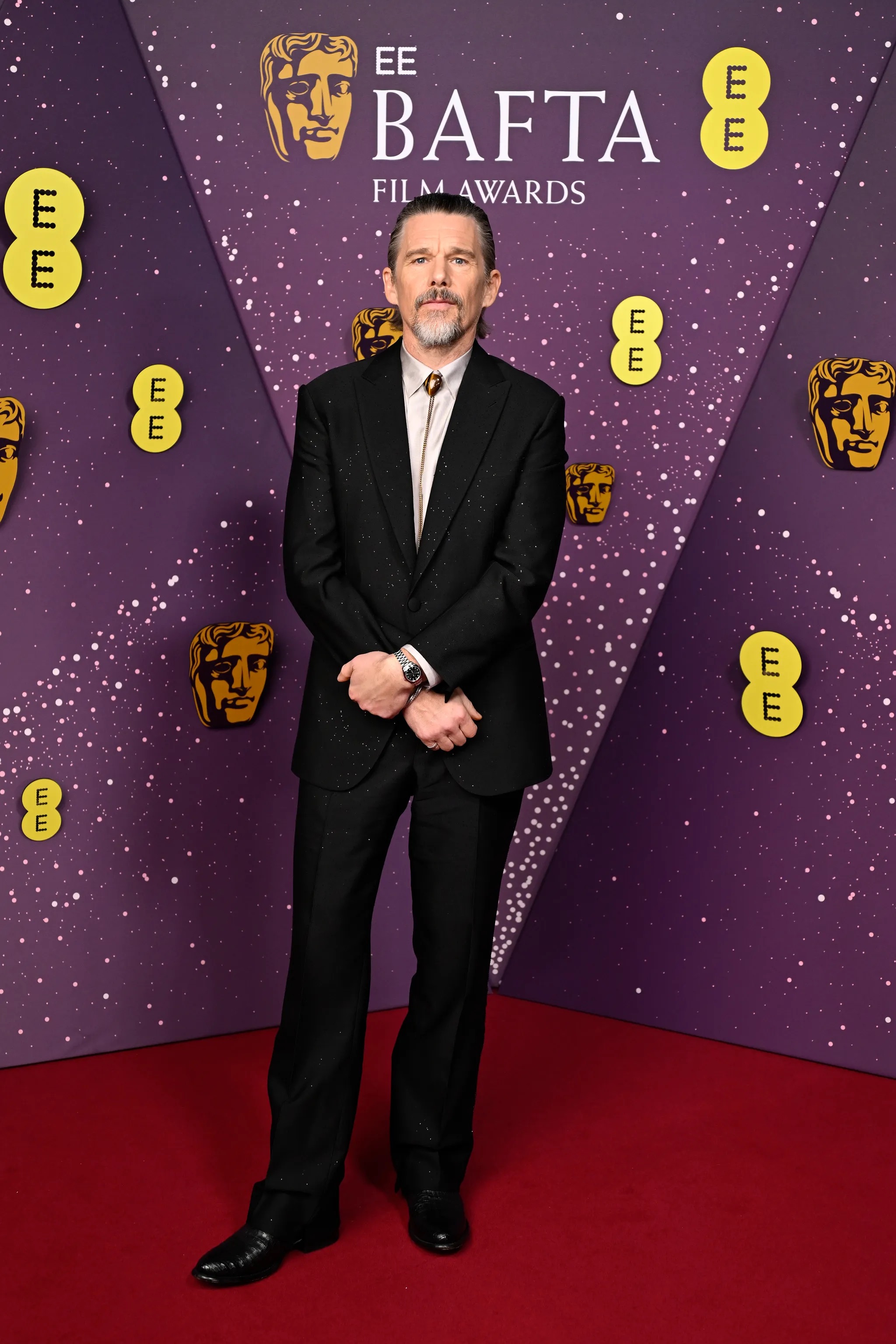 Моника Беллуччи в Saint Laurent и Тимоти Шаламе в Givenchy: красная дорожка BAFTA-2026 (фото 24)