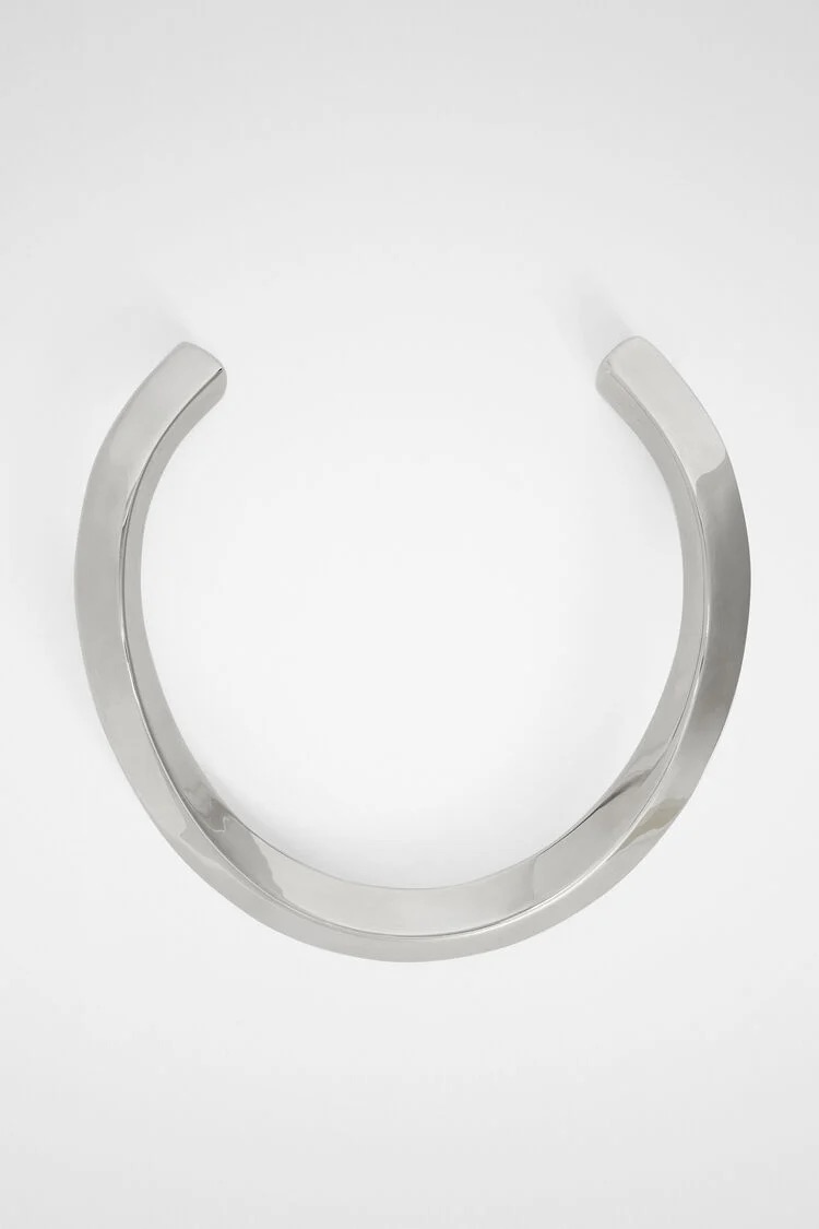 Королевская роскошь, минимальный минимализм и другие бижу-тренды весна-лето 2026 (фото 8)