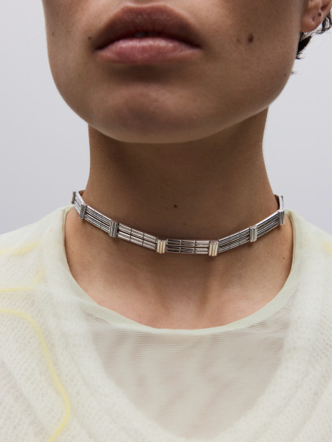 Королевская роскошь, минимальный минимализм и другие бижу-тренды весна-лето 2026 (фото 11)