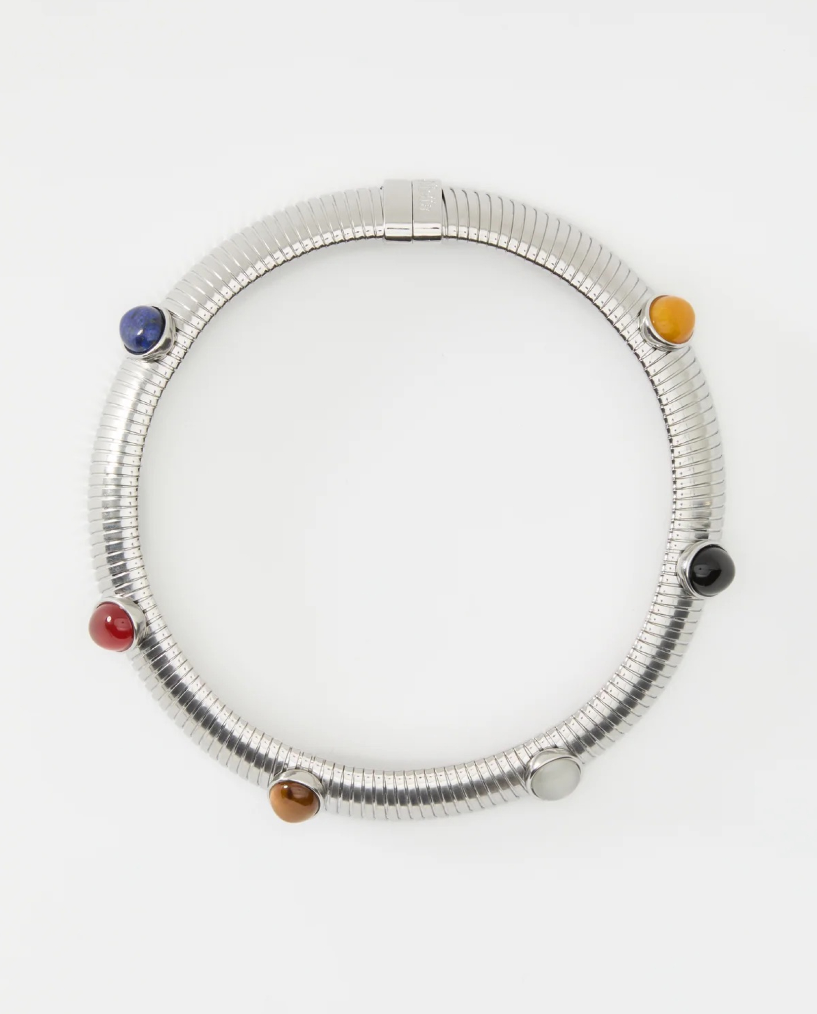 Королевская роскошь, минимальный минимализм и другие бижу-тренды весна-лето 2026 (фото 35)