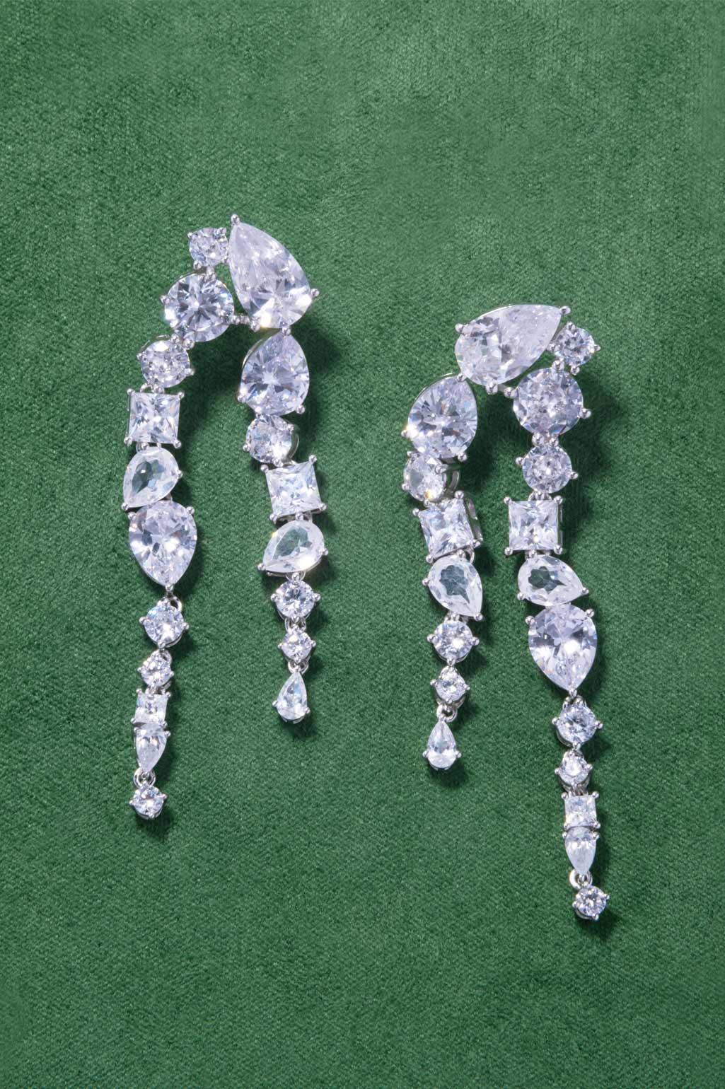 Королевская роскошь, минимальный минимализм и другие бижу-тренды весна-лето 2026 (фото 37)