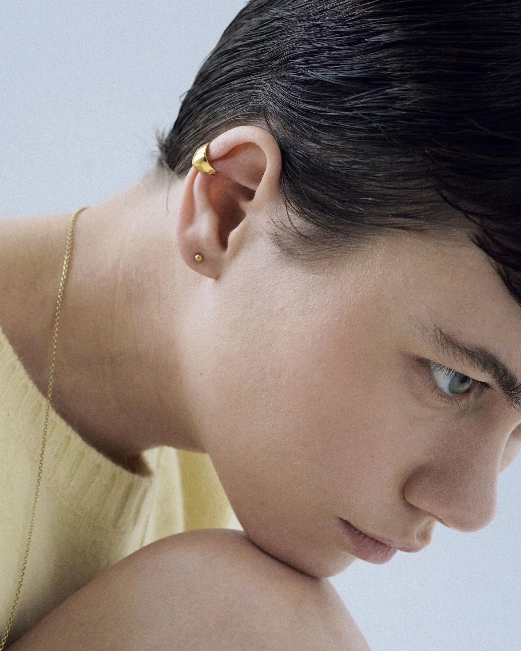 Королевская роскошь, минимальный минимализм и другие бижу-тренды весна-лето 2026 (фото 47)