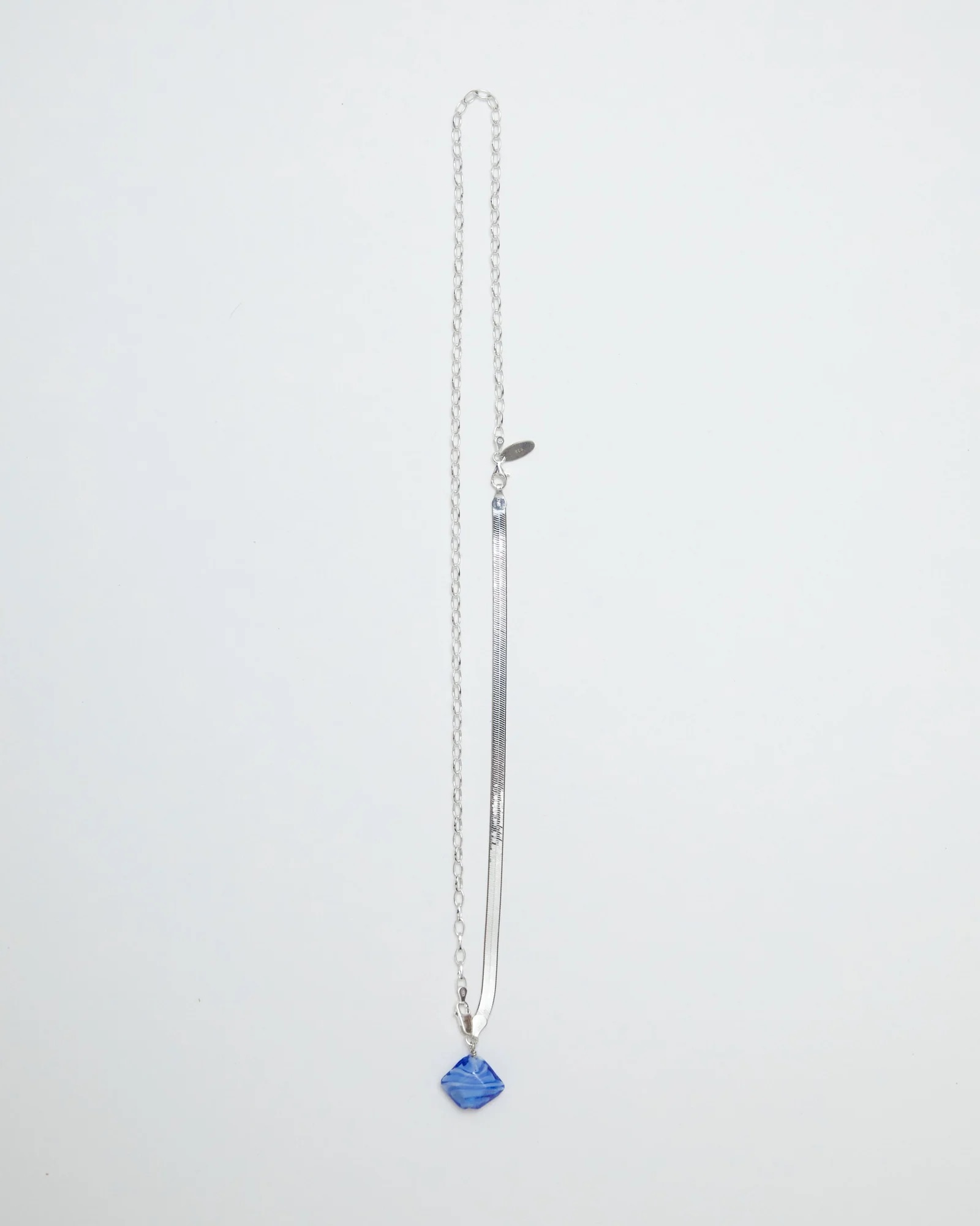 Королевская роскошь, минимальный минимализм и другие бижу-тренды весна-лето 2026 (фото 45)