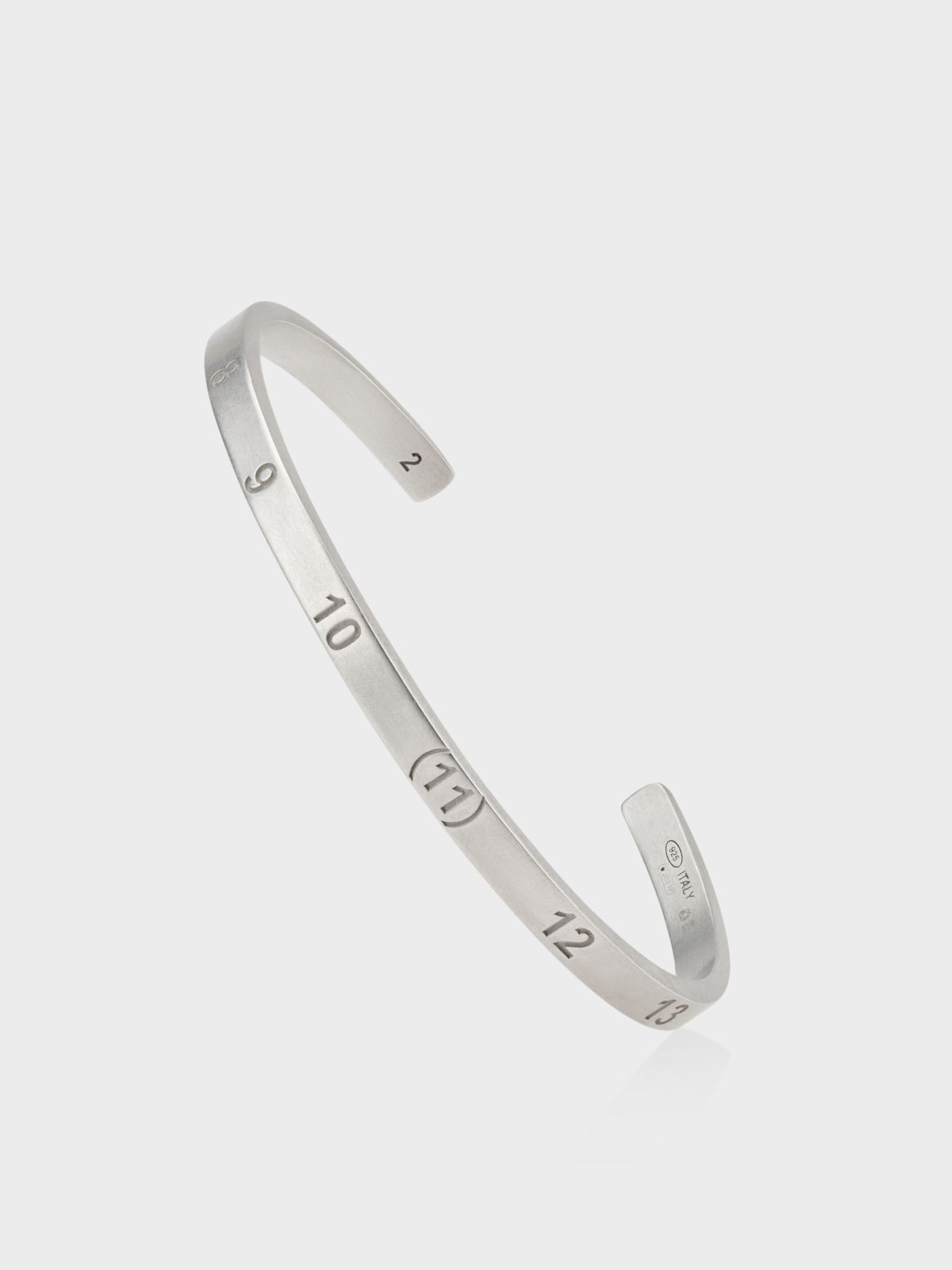 Королевская роскошь, минимальный минимализм и другие бижу-тренды весна-лето 2026 (фото 41)