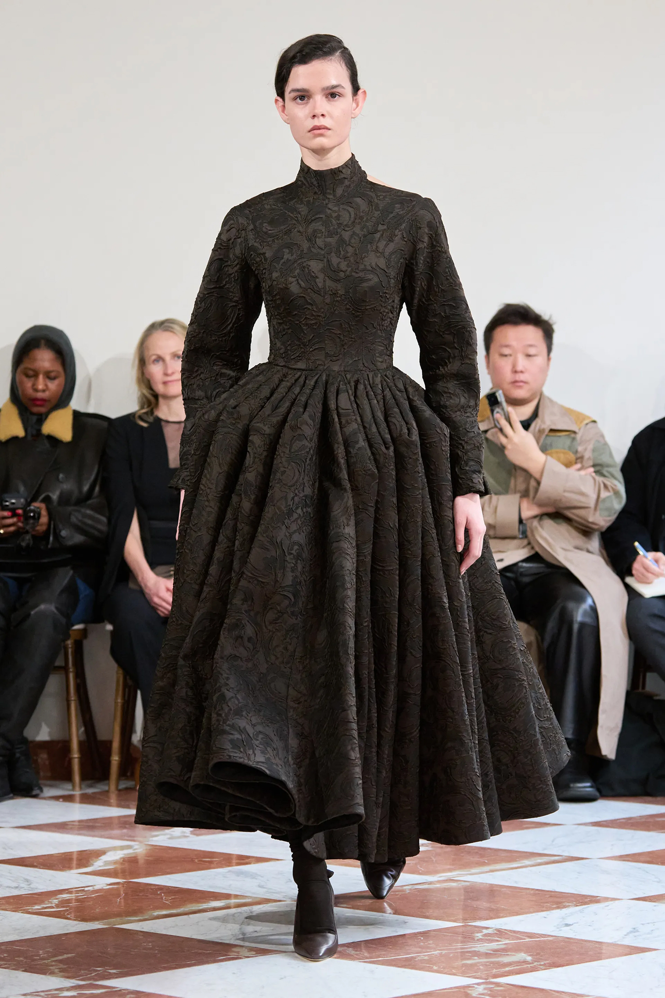 Чем запомнились Недели моды в Нью-Йорке и Лондоне сезона осень-зима 2026 (фото 5)