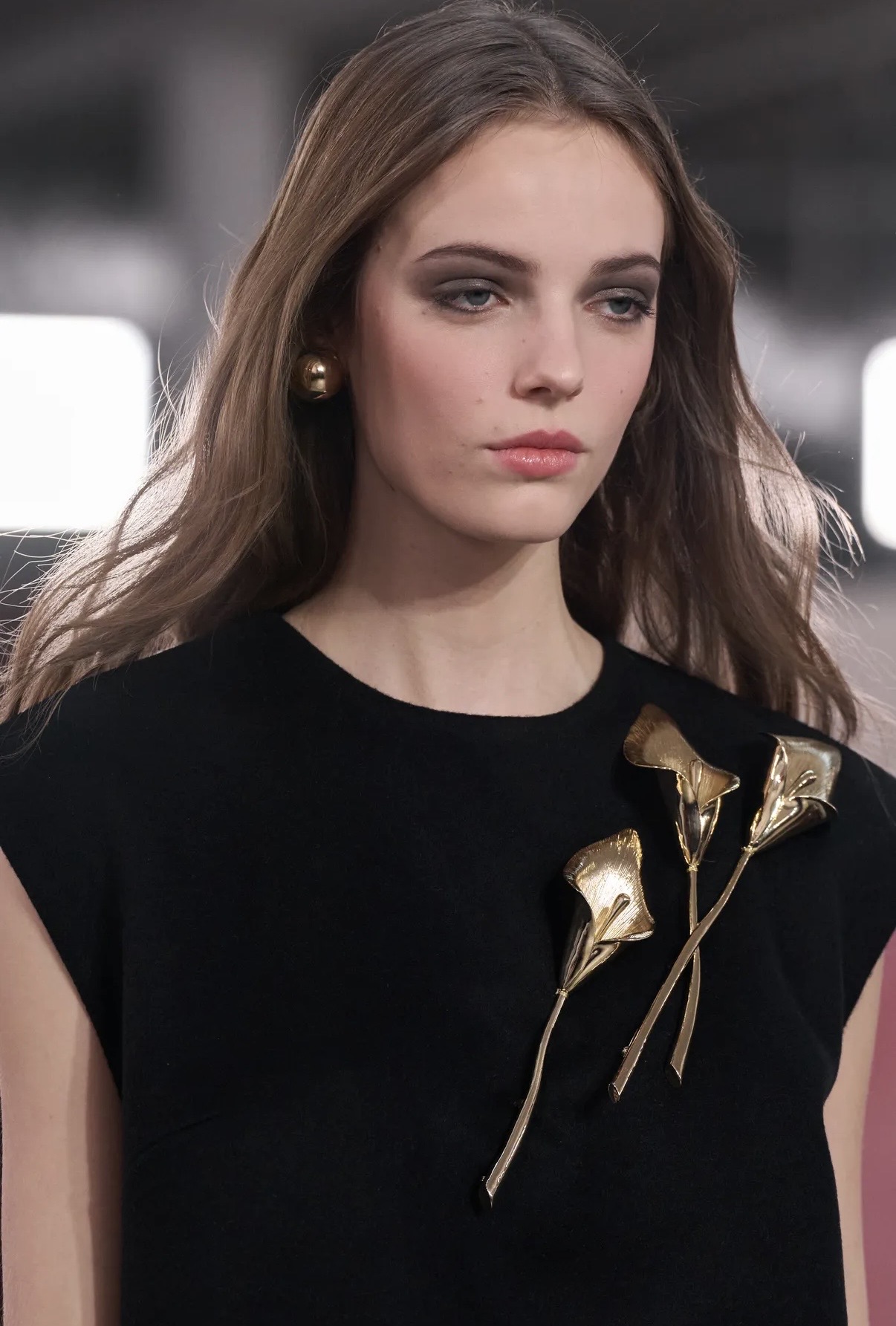 Асимметрия и глянцевые губы: бьюти-тренды Недель моды в Нью-Йорке и Лондоне сезона осень-зима 2026 (фото 4)