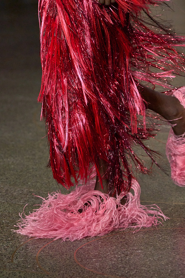 Чем запомнились Недели моды в Нью-Йорке и Лондоне сезона осень-зима 2026 (фото 53)