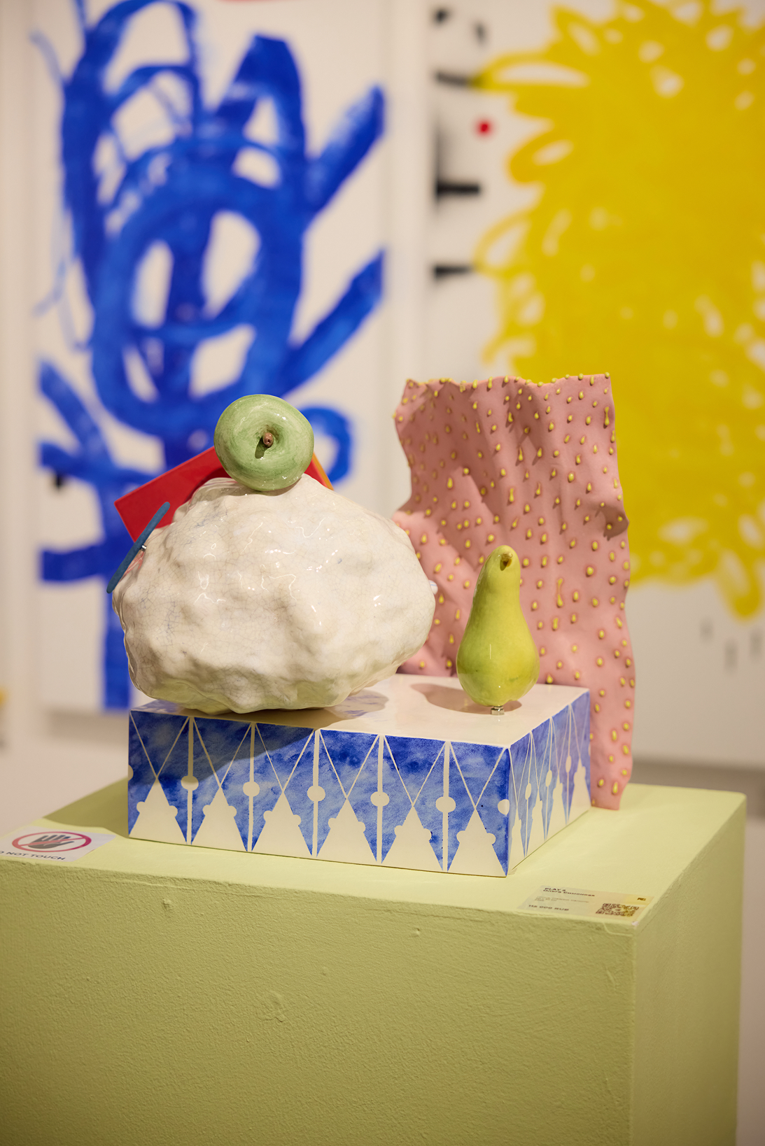 «Не про инфантилизм, а про любовь»: Анастасия Постригай — о новой выставке «Играть можно» (фото 7)