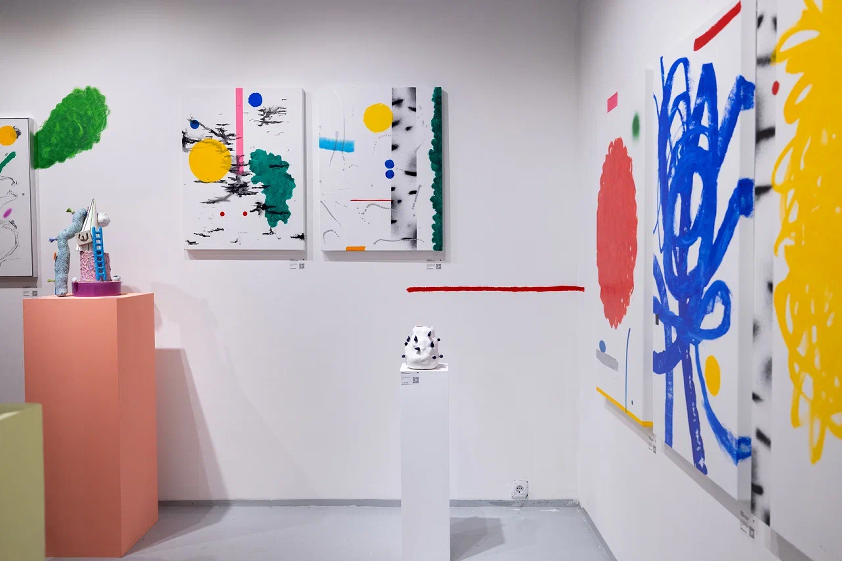 «Не про инфантилизм, а про любовь»: Анастасия Постригай — о новой выставке «Играть можно» (фото 11)