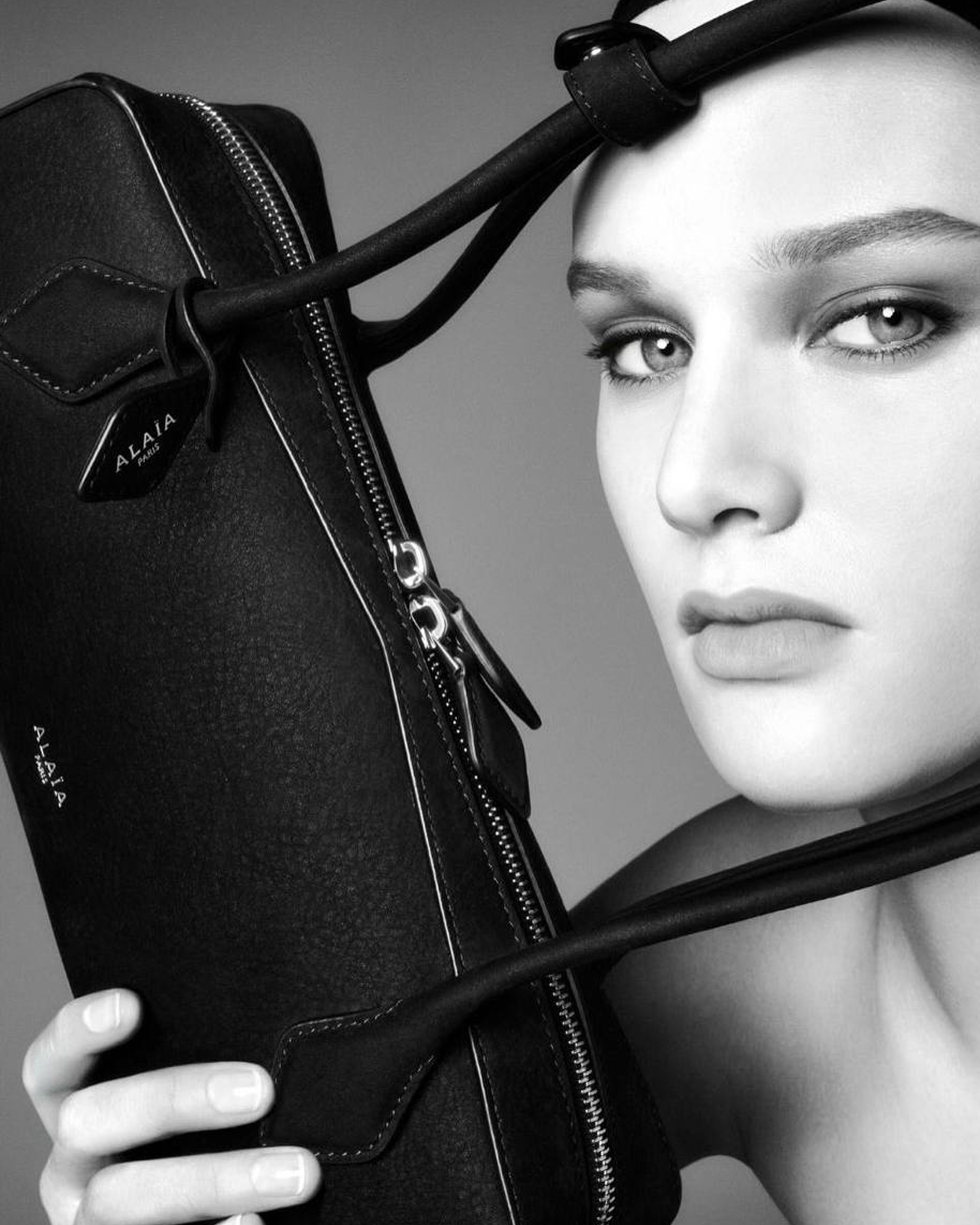 Питер Мюлье показал свой последний кампейн для Alaïa (фото 1)
