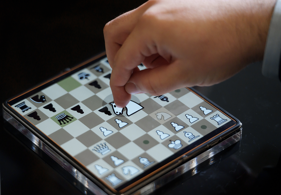 HUAWEI провел турнир по игре в шахматы на смартфонах Mate X7 (фото 5)