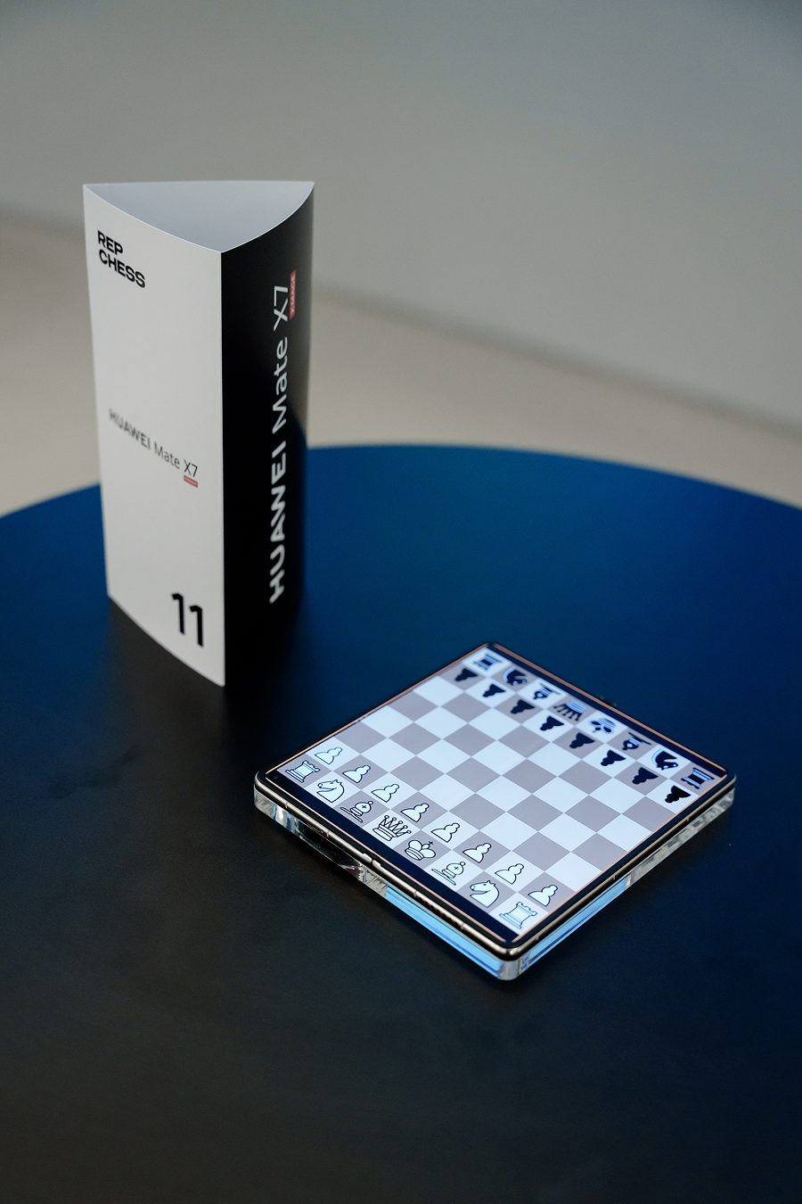 HUAWEI провел турнир по игре в шахматы на смартфонах Mate X7 (фото 6)