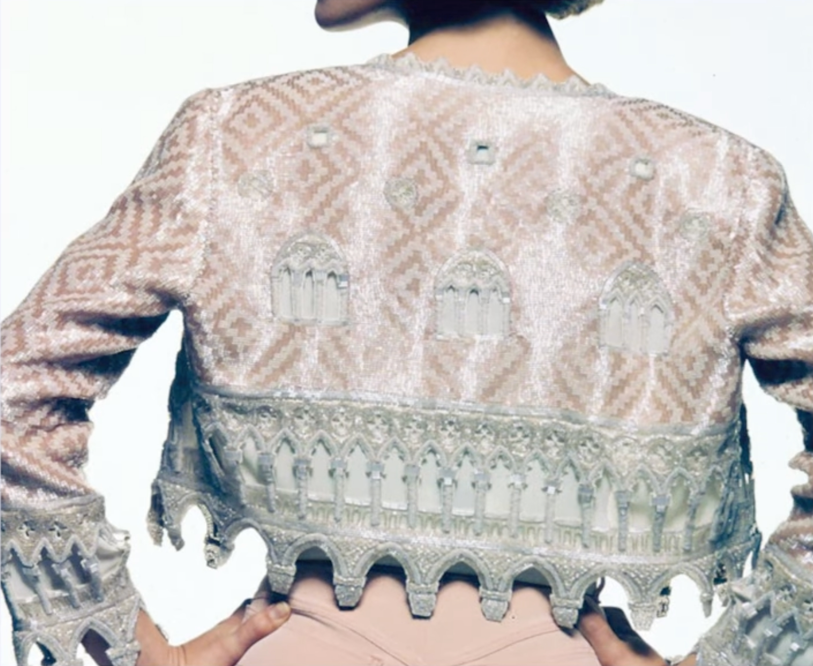 В чем гений Франко Москино? К 76-летию дизайнера вспоминаем его самые креативные решения (фото 10)