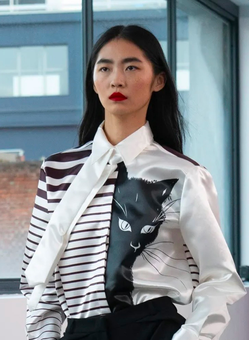 Серебро в макияже и активный румянец: бьюти-тренды Недели моды в Милане сезона осень-зима 2026 (фото 18)