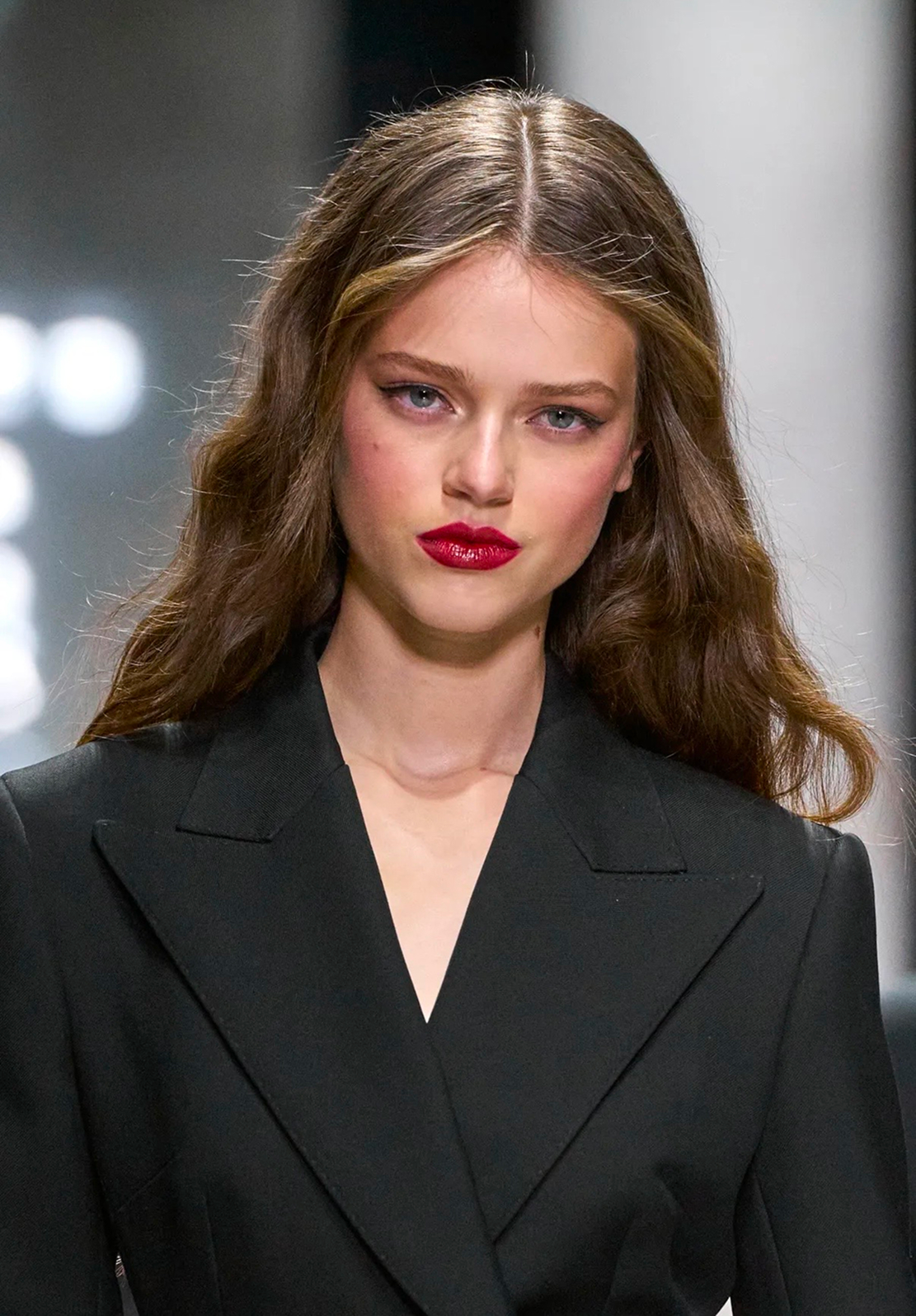 Серебро в макияже и активный румянец: бьюти-тренды Недели моды в Милане сезона осень-зима 2026 (фото 19)