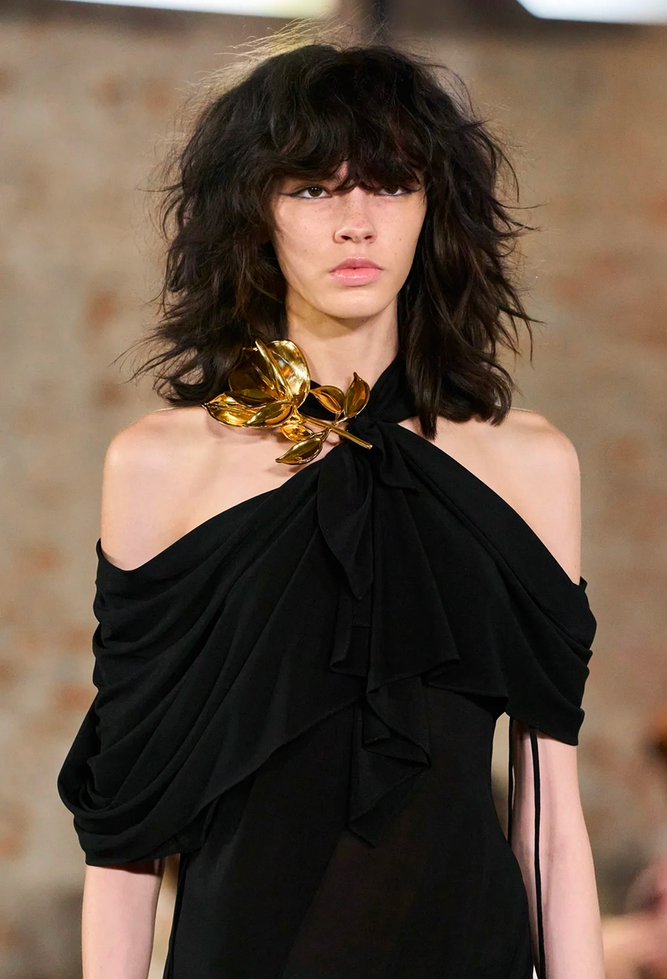 Серебро в макияже и активный румянец: бьюти-тренды Недели моды в Милане сезона осень-зима 2026 (фото 27)