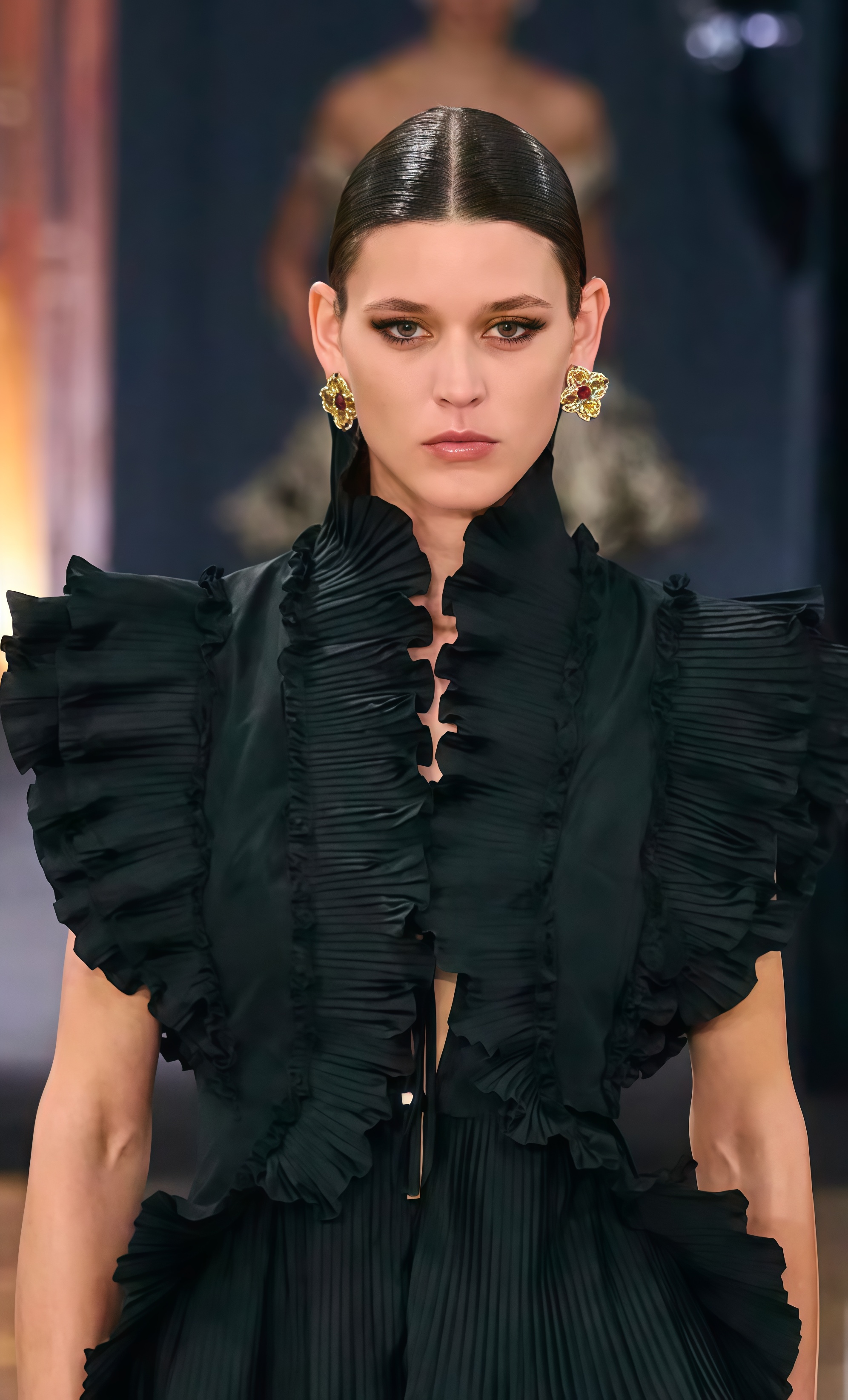 Серебро в макияже и активный румянец: бьюти-тренды Недели моды в Милане сезона осень-зима 2026 (фото 39)