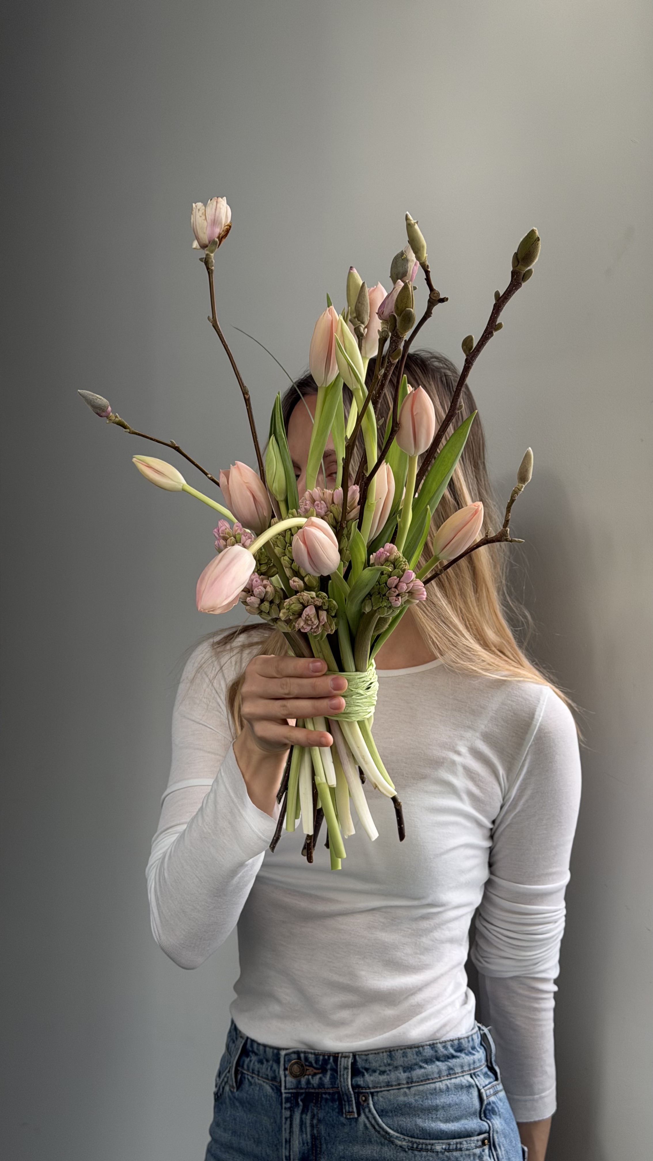 В преддверии 8 Марта цветочная студия Null подготовила специальные букеты (фото 8)