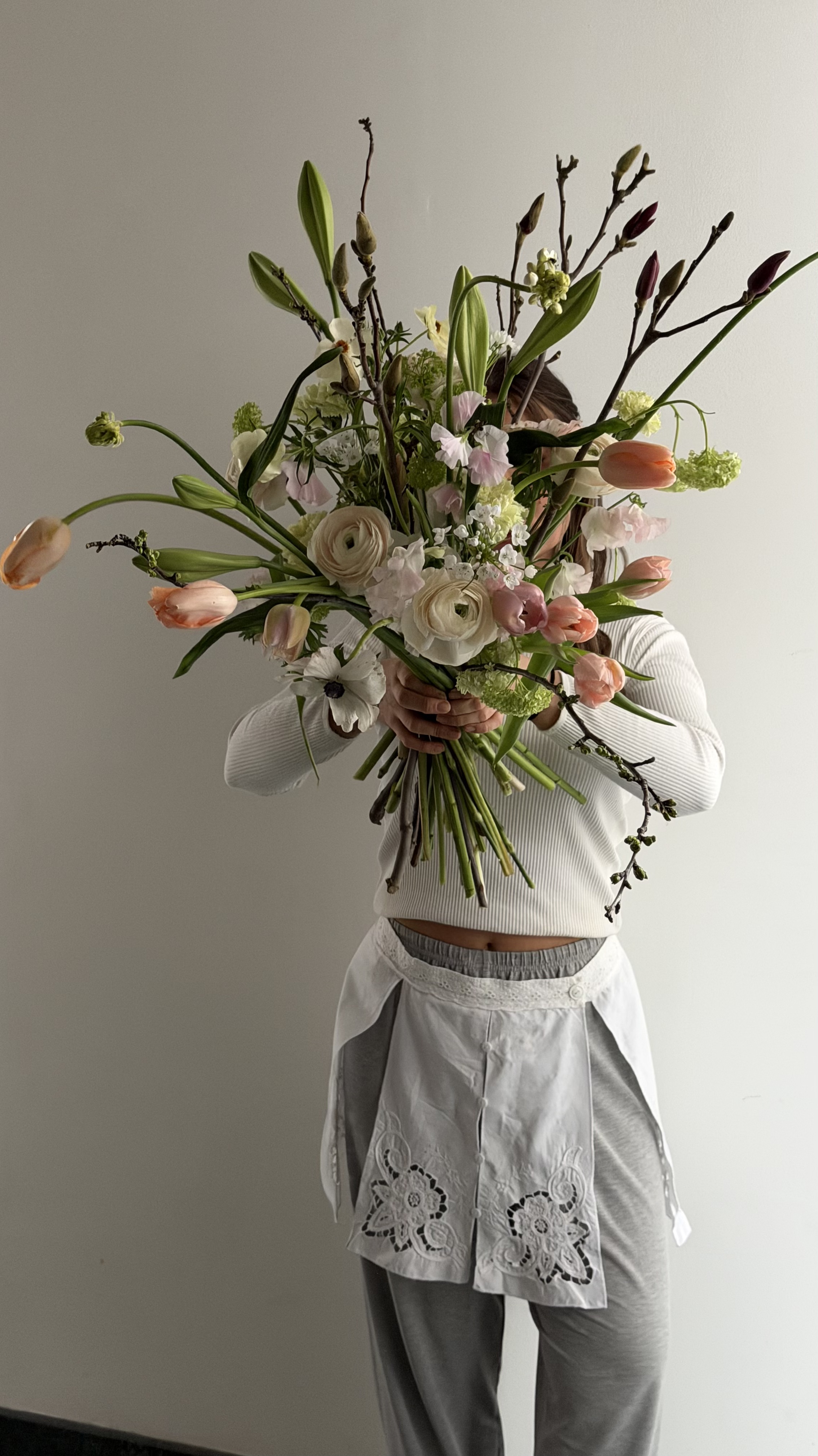 В преддверии 8 Марта цветочная студия Null подготовила специальные букеты (фото 2)