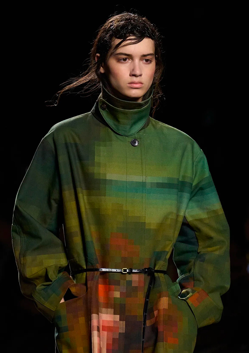 Депрессивные смоки и накладные челки: бьюти-тренды Недели моды в Париже сезона осень-зима 2026 (фото 26)