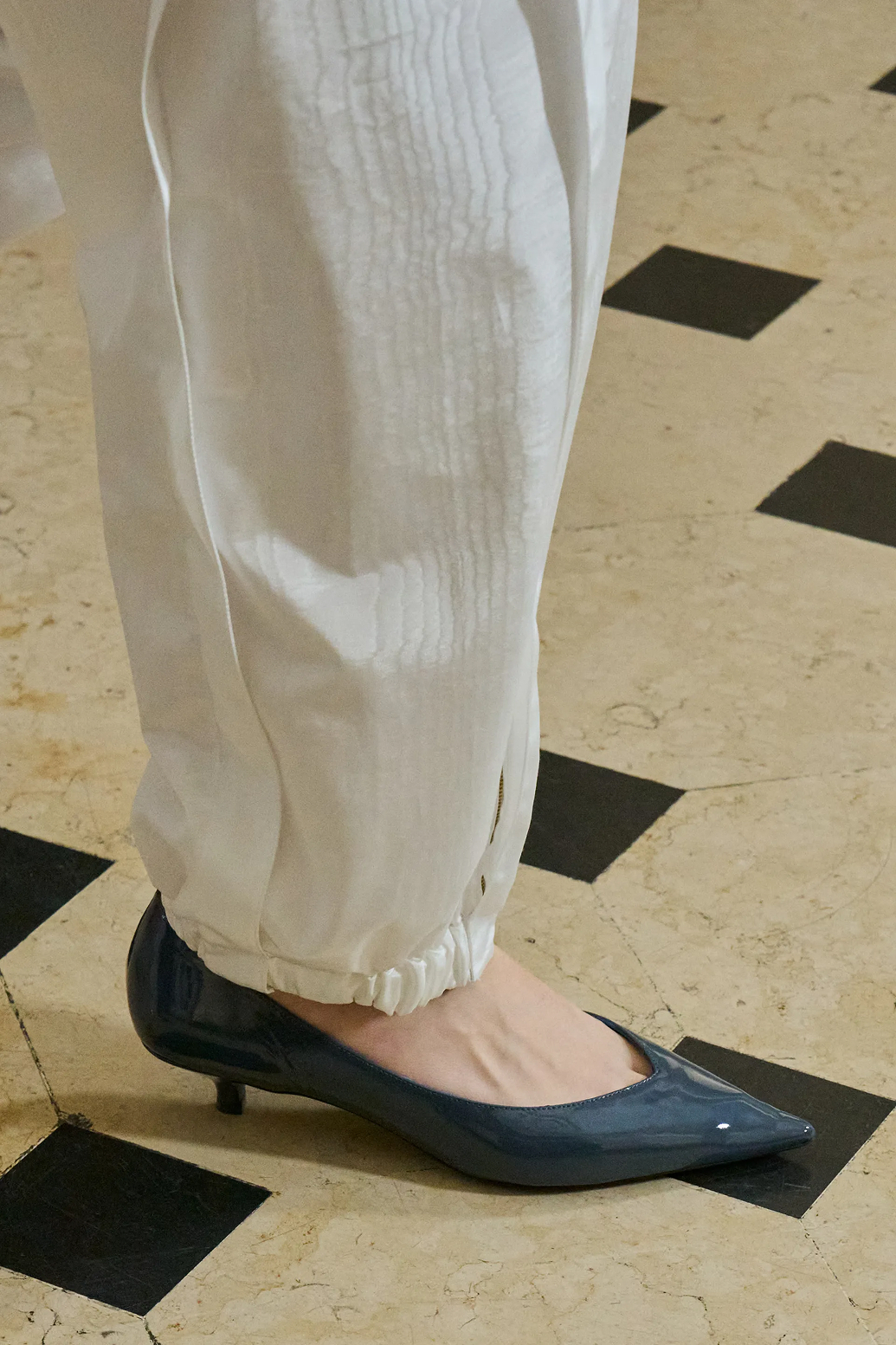 Ретро-клоги, сникеры и не только. Самая модная обувь на весну 2026 (фото 1)