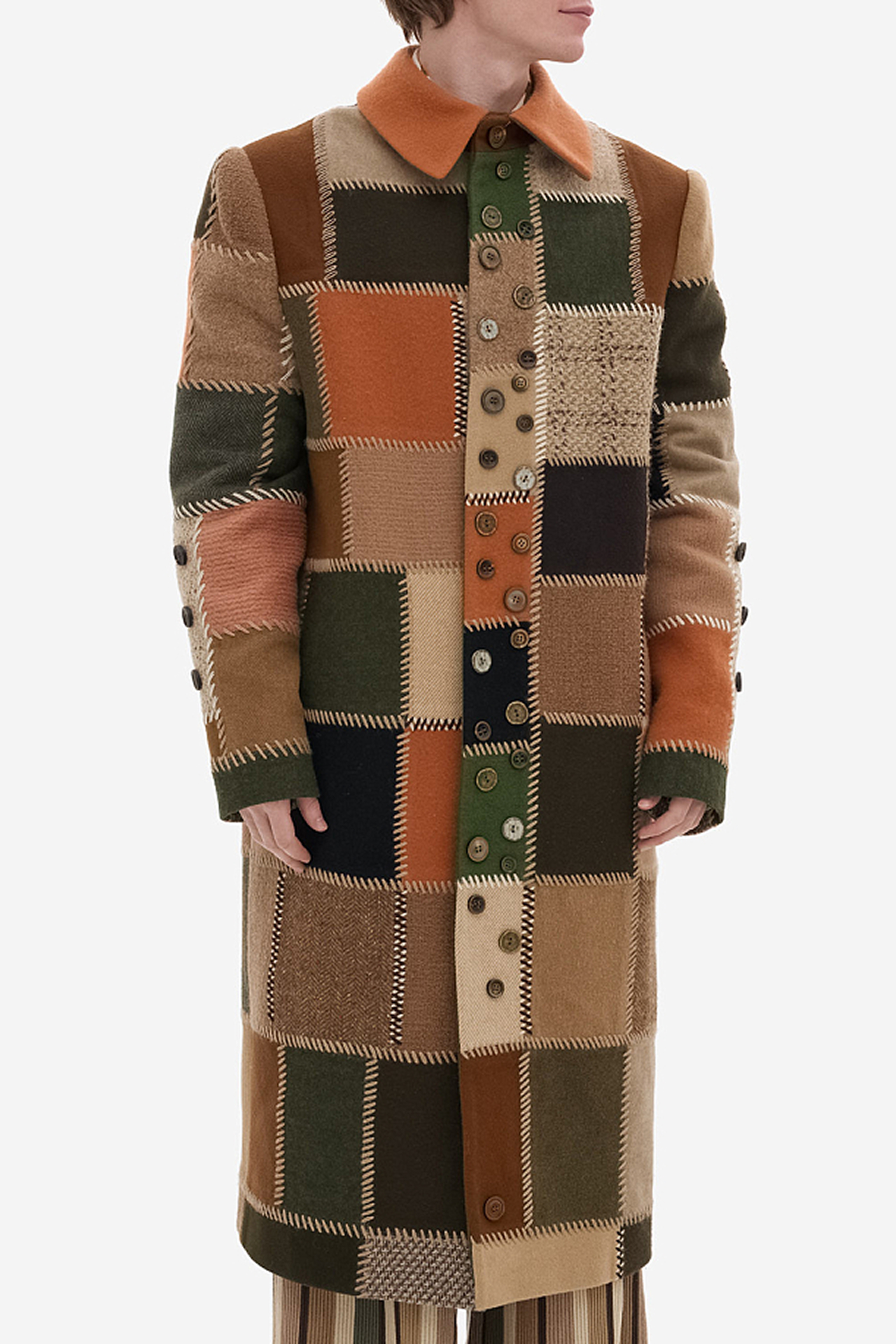 Косухи, пальто, бомберы и, конечно, тренчи — 50 вариантов верхней одежды на весну 2026 (фото 57)