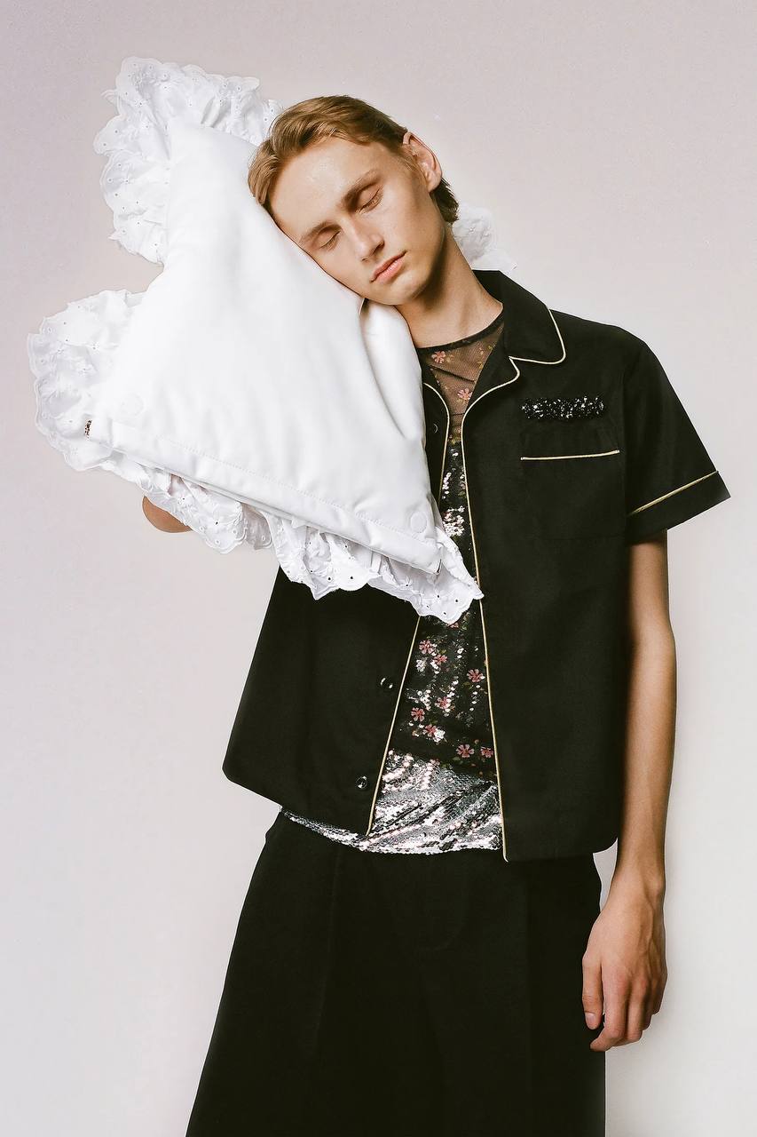 Симон Роша проведет первый исключительно мужской показ (фото 1)