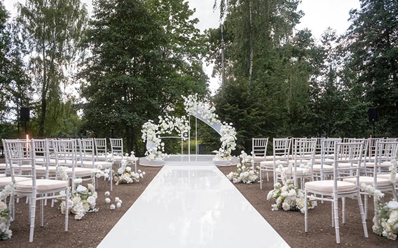 Artiland и Palmira Garden: 7 локаций для камерной свадьбы как в «Американской истории любви» (фото 8)