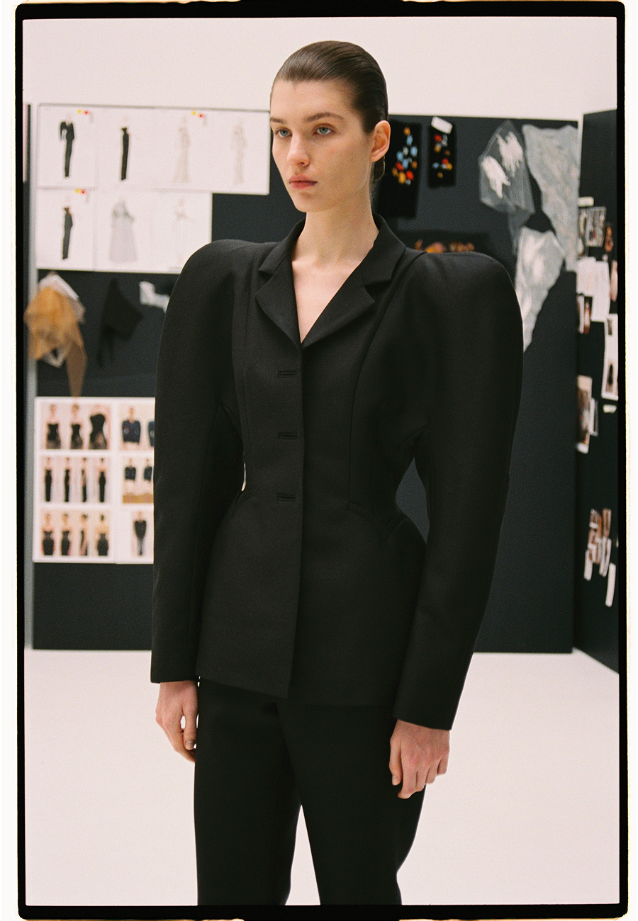 Модный дом Yudashkin показал кутюрную коллекцию 2026 года (фото 21)