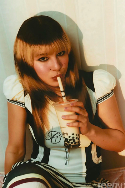 Самое трендовое окрашивание весны? Конечно, рисунки и принты в волосах, как у Розалии (фото 1)