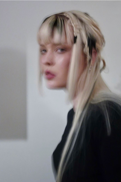 Самое трендовое окрашивание весны? Конечно, рисунки и принты в волосах, как у Розалии (фото 5)