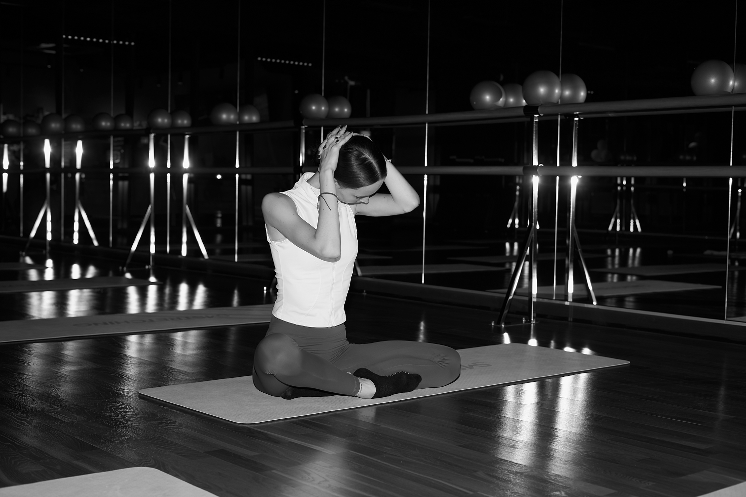 Как за 15 минут снять утреннюю отечность и пробудить организм? Показывает тренер (фото 3)