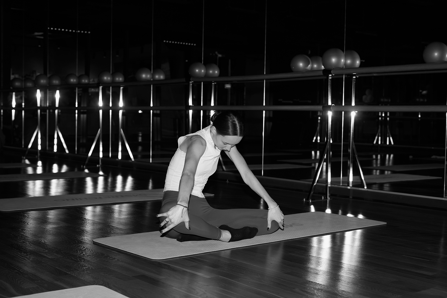 Как за 15 минут снять утреннюю отечность и пробудить организм? Показывает тренер (фото 4)