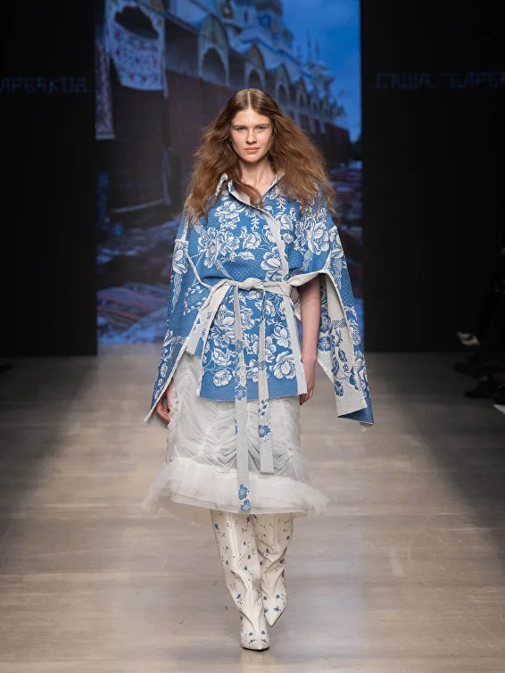 Викторианская эпоха и советский шик: чем запомнилась Неделя моды в Москве (фото 3)