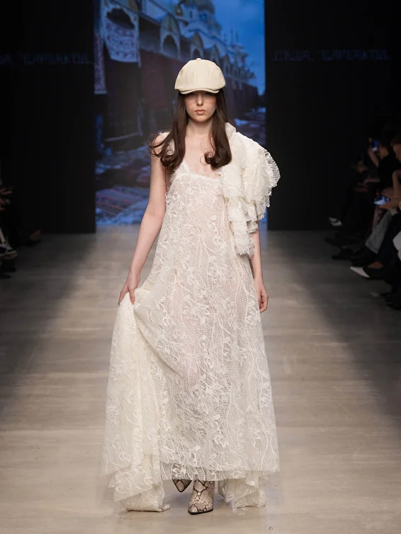 Викторианская эпоха и советский шик: чем запомнилась Неделя моды в Москве (фото 2)