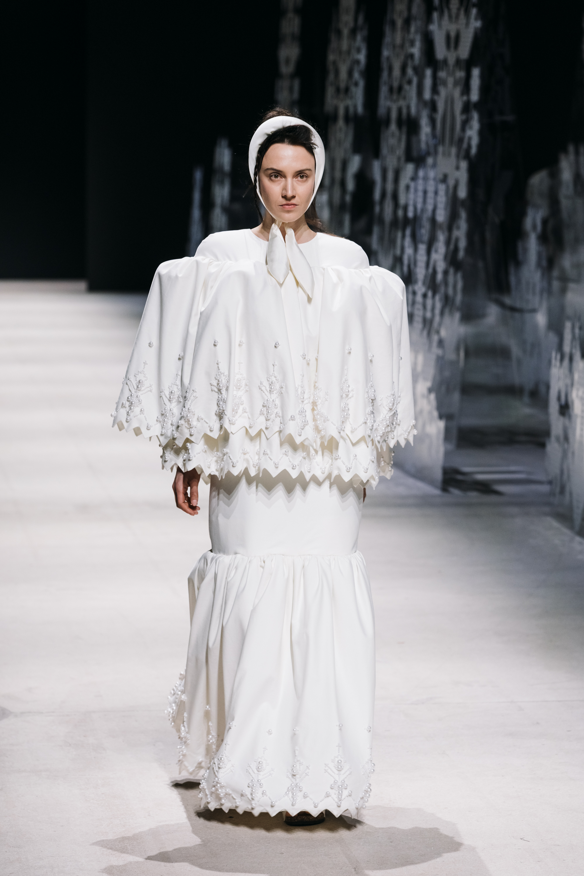 Викторианская эпоха и советский шик: чем запомнилась Неделя моды в Москве (фото 6)