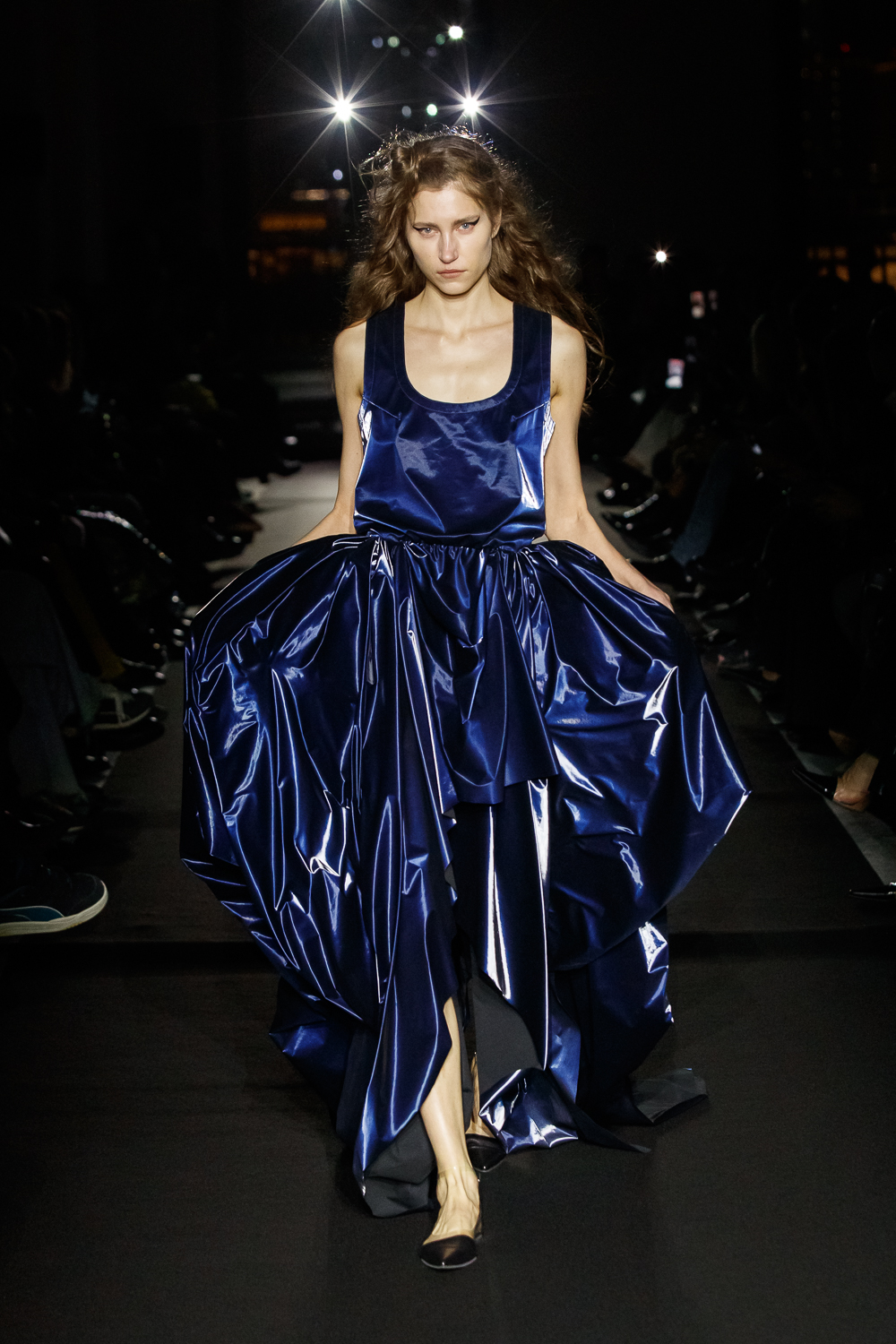 Викторианская эпоха и советский шик: чем запомнилась Неделя моды в Москве (фото 11)