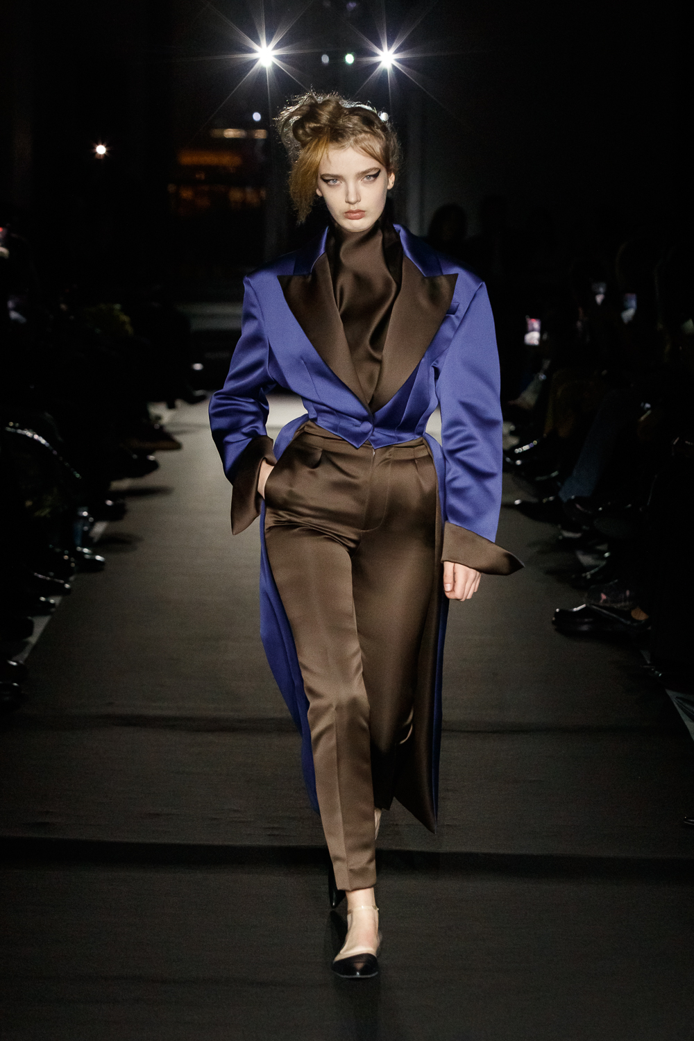 Викторианская эпоха и советский шик: чем запомнилась Неделя моды в Москве (фото 12)